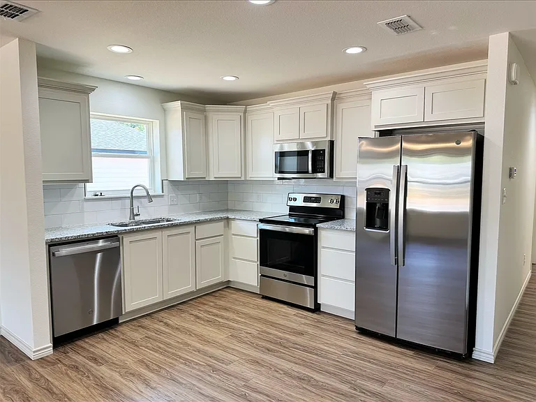 2658 N Willis St — Photo 5