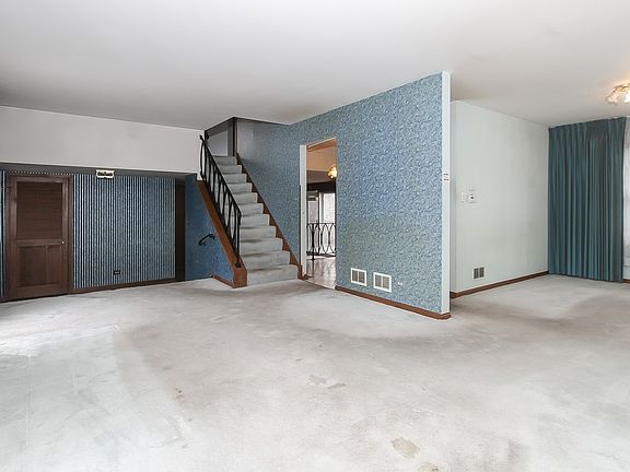 3rd image of 1602 S Kennicott Ave