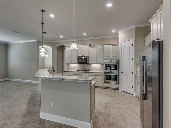 2nd image of 483 Medio Dr