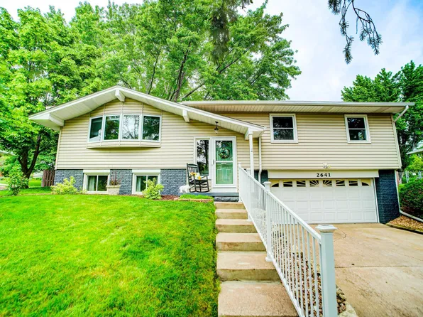 2641 Riviera Dr N, White Bear Lake, MN 55110