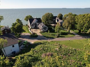 4264 E Cliff Rd, Pt Clinton, OH 43452