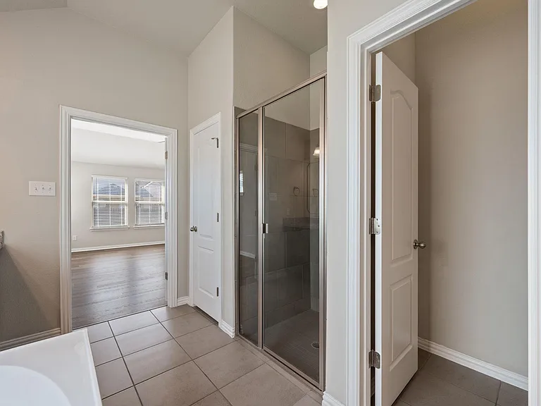 717 N Emory Cv — Photo 12