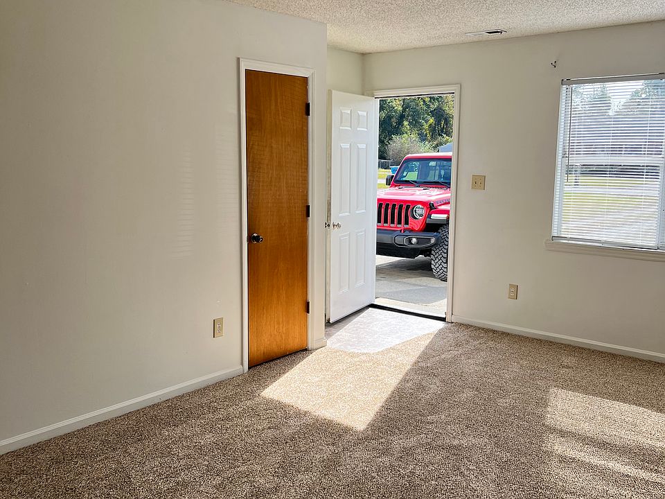 1st image of 519 Sara Kay Ln #517