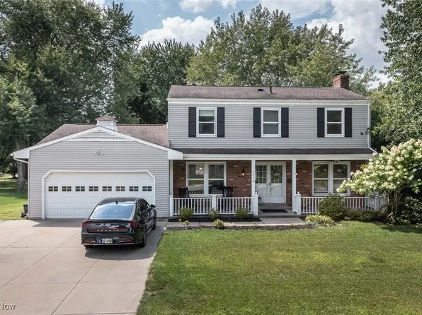 3916 Englewood Dr, Stow, OH 44224