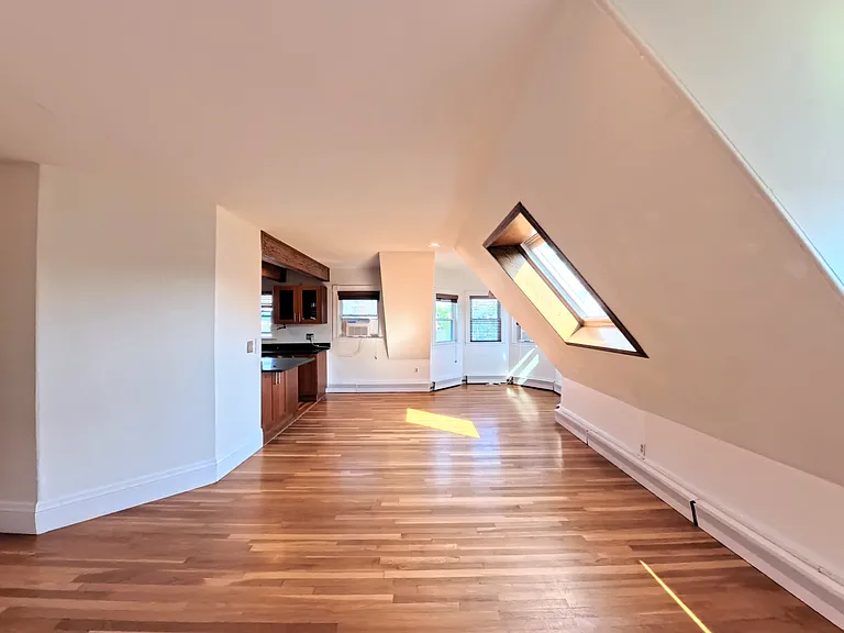 185 Davis Ave #8 — Photo 5