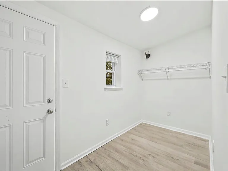 1924 W Westmoreland St — Photo 14