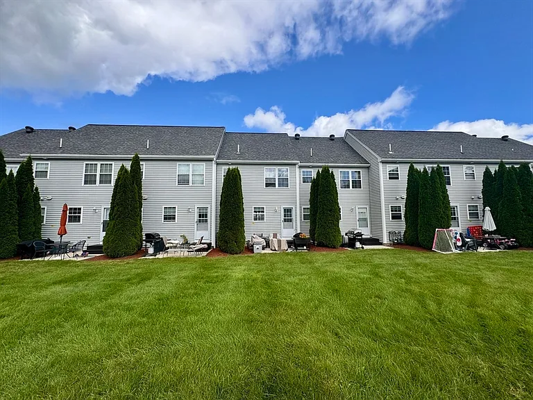 14 Merrimac Way #E — Photo 15