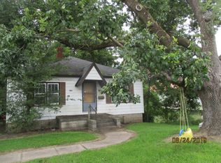 436 W Macarthur Dr, Cottage Hills, IL