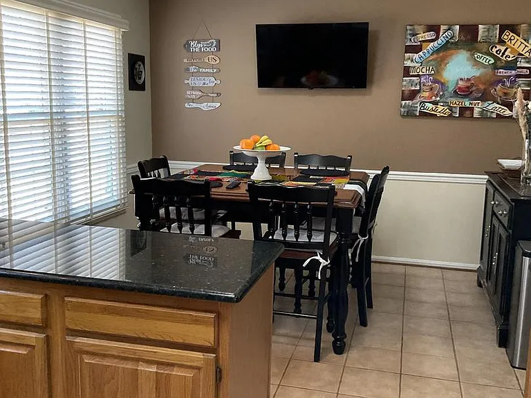 1501 Silverado Ct — Photo 5