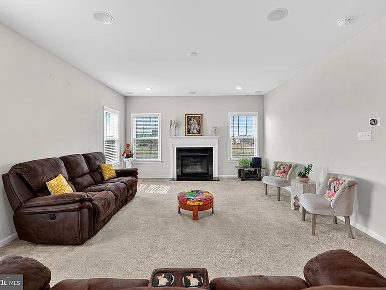 40 Gina Dr — Photo 13