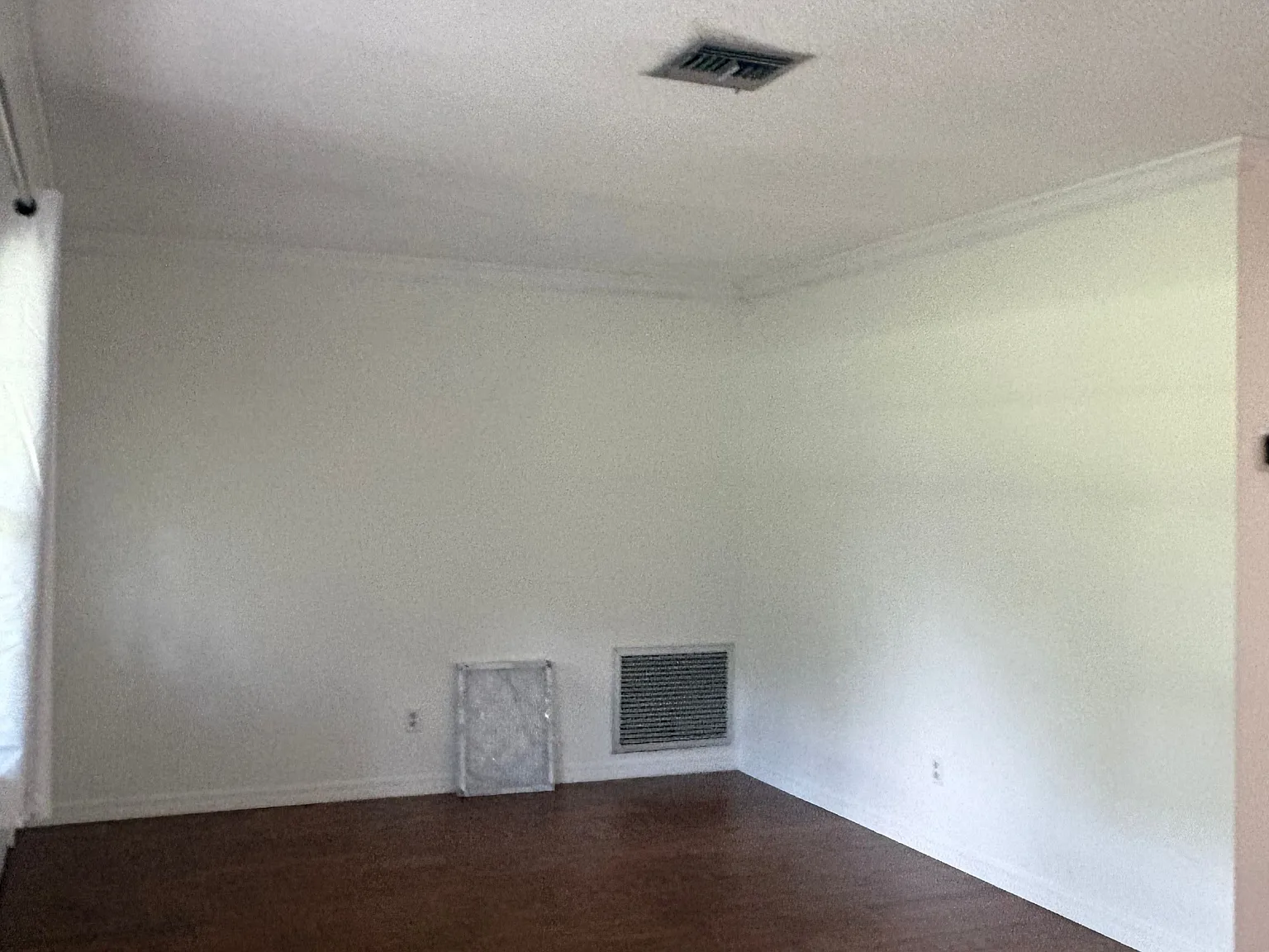 3 bed, 2.0 bath, 1596 sqft, $1,925 — Photo 2