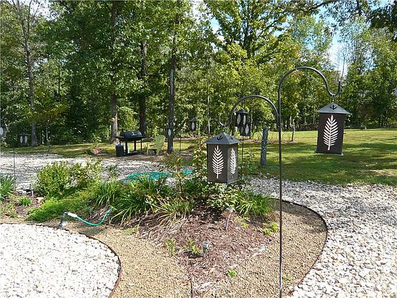 5th image of 27 Fountainhall Dr