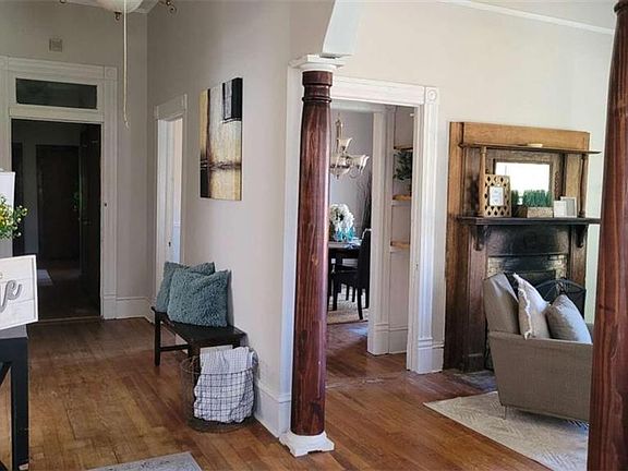 5th image of 885 White St SW