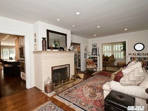 2nd image of 23 Sampson St