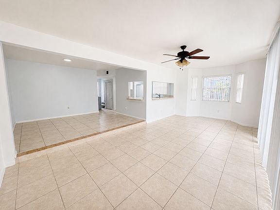 4th image of 974 Caribbean Dr