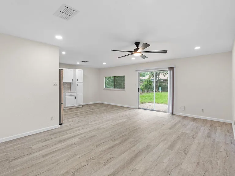 2508 Dovemeadow Dr — Photo 6