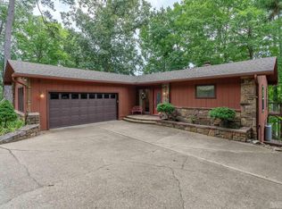 5 Llana Ln, Hot Springs Village, AR 71909