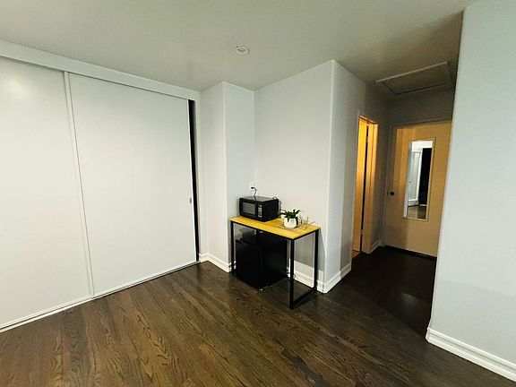 5th image of 2088 Cypress Ave