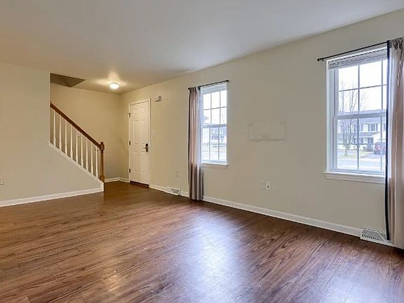 3rd image of 598 Wood Duck Dr