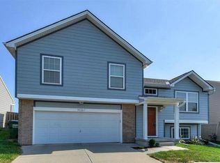 19367 W St, Omaha, NE 68135