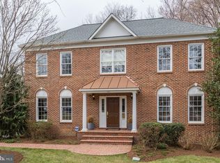 522 Lewis St NW, Vienna, VA 22180