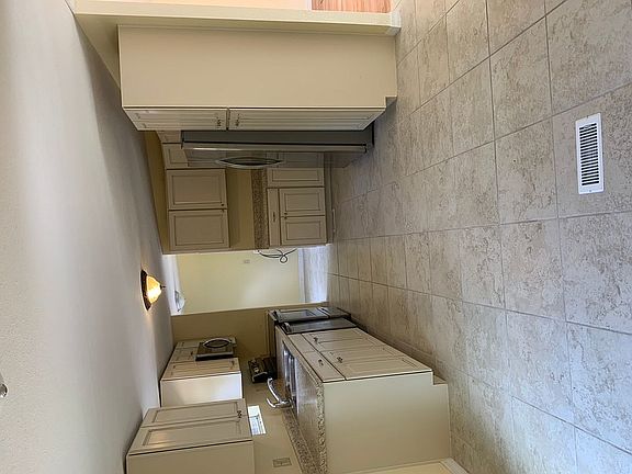 3rd image of 11147 176th St