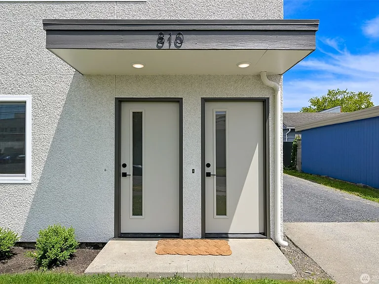 810 Irving St — Photo 18