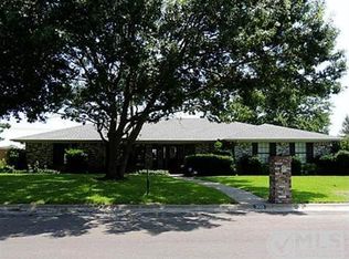 300 Brookview Dr, Decatur, TX 76234