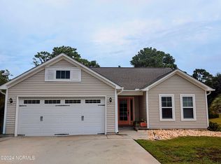 4524 Pinewood Village Dr, Southport, NC 28461