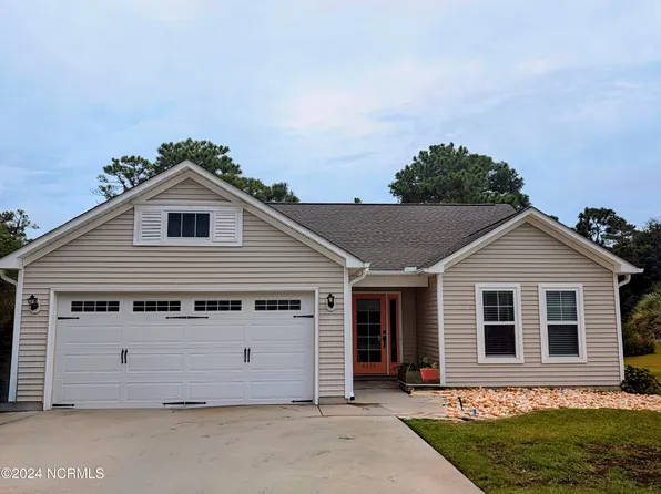 4524 Pinewood Village Drive, Southport, NC 28461