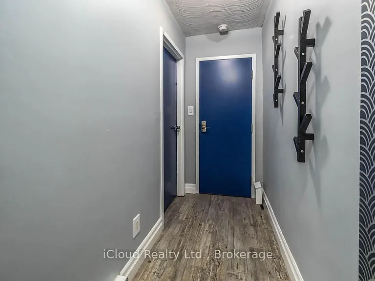 225 Wallace Ave — Photo 4