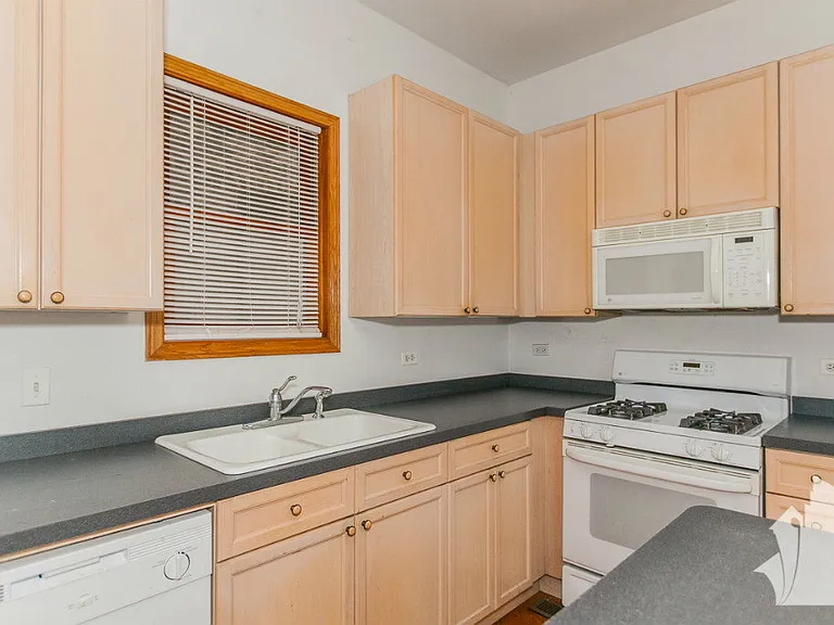 2732 W North Ave #1 — Photo 2