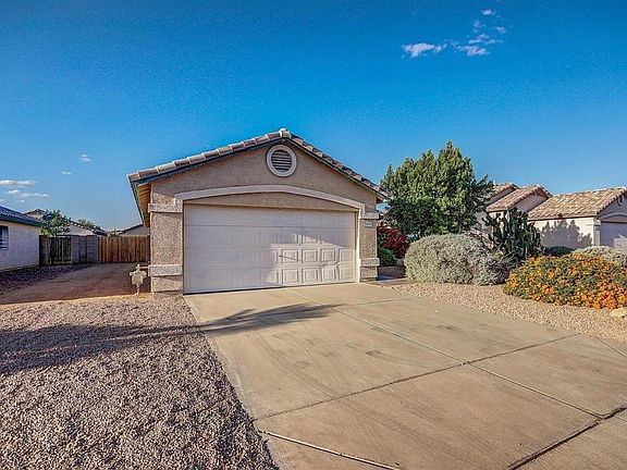 3rd image of 8644 E Capri Ave