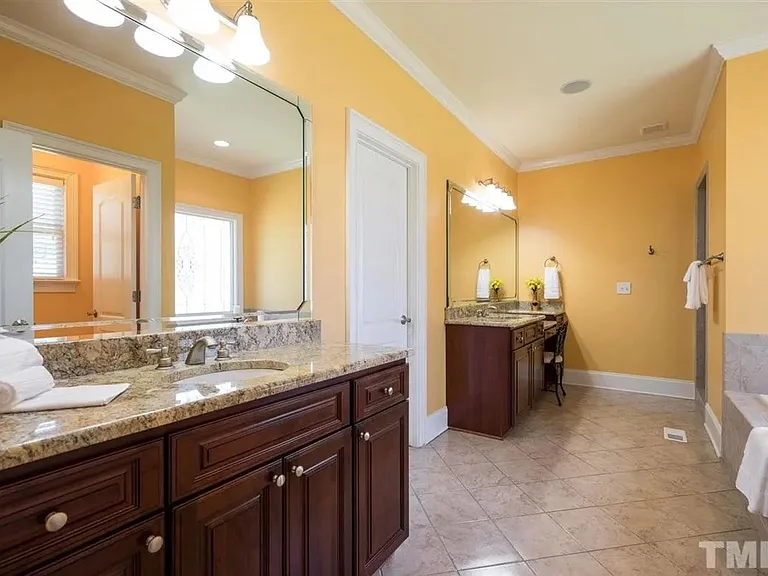 1530 Raven Wood Dr — Photo 9