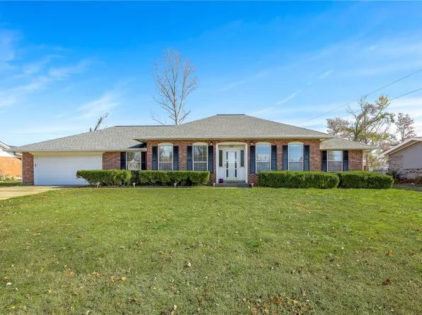 921 S 20th St, Rogers, AR 72758