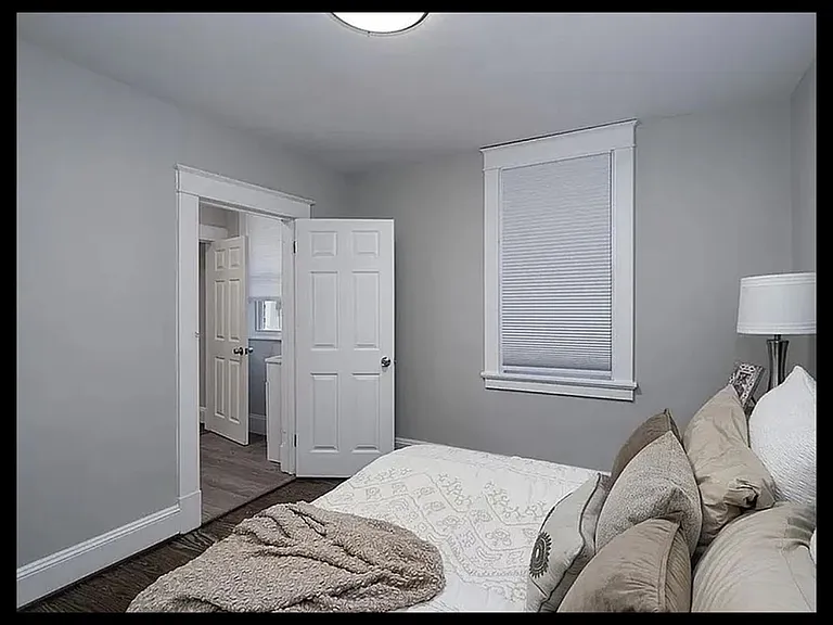 3211 Stockton St — Photo 6