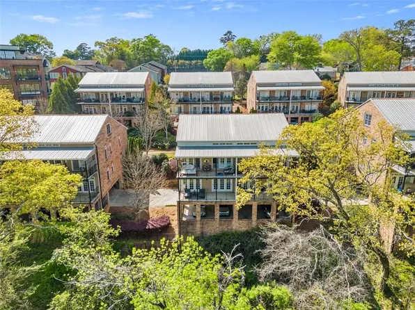 510 Creek View Ln, Roswell, GA 30075