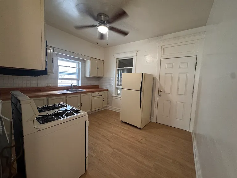 10406 S Indiana Ave — Photo 6