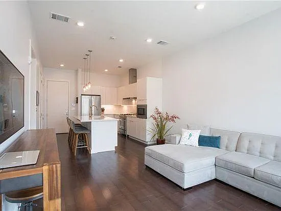 207 W Johanna St #105 — Photo 11
