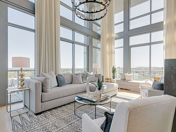 4th image of 900 20th Ave S APT 1702