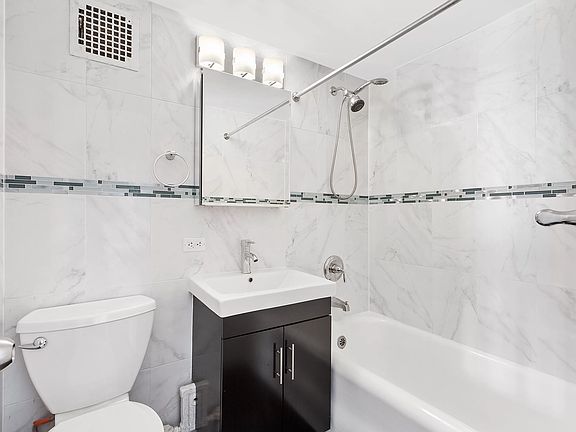 4th image of 5 Tudor City Pl APT 1034