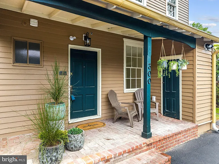 300 Kings Hwy E #C — Photo 24