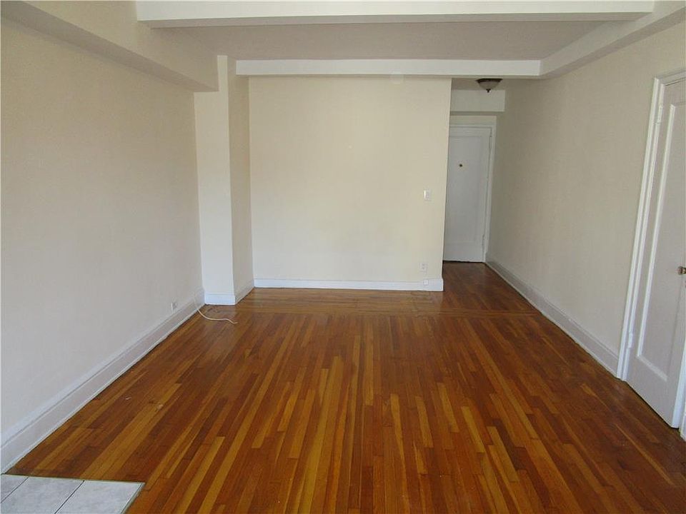 2nd image of 245 E 21st St APT 9E