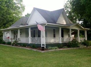 18633 E Angling Rd, Mount Vernon, IL 62864