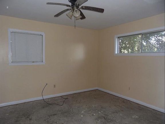 5th image of 815 Central Ave