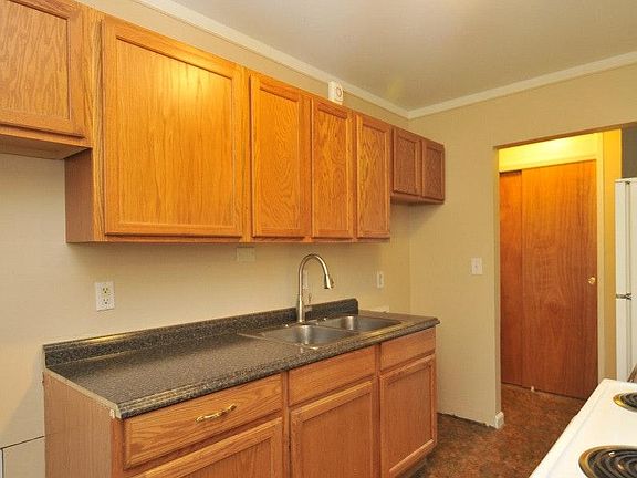 5th image of 8969 Desoto Dr