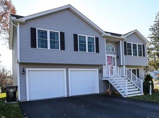 1 Teddy Ct, West Warwick, RI 02893