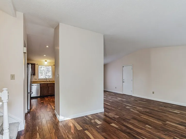 3388 Chelsea Dr — Photo 5