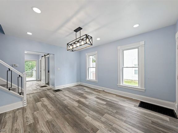 3rd image of 53 Palmetto Ave