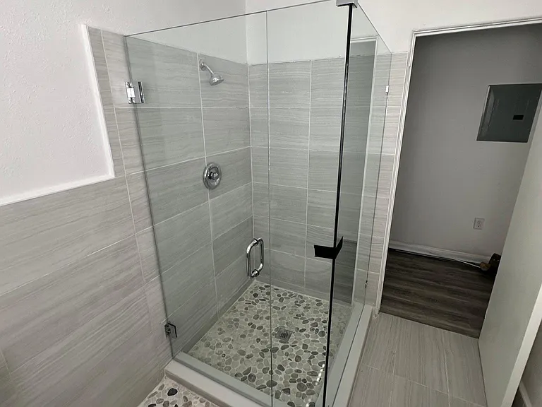 526 Sumner St — Photo 12